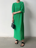 themeisles Solid Color Pleated Loose Half Sleeves Round-Neck Midi Dresses